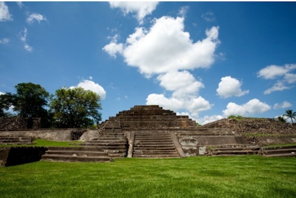 Joya de Ceren, un site archéologique classé au patrimoine mondial de l'UNESCO, surnommé le Pompéi d'Amérique-DR