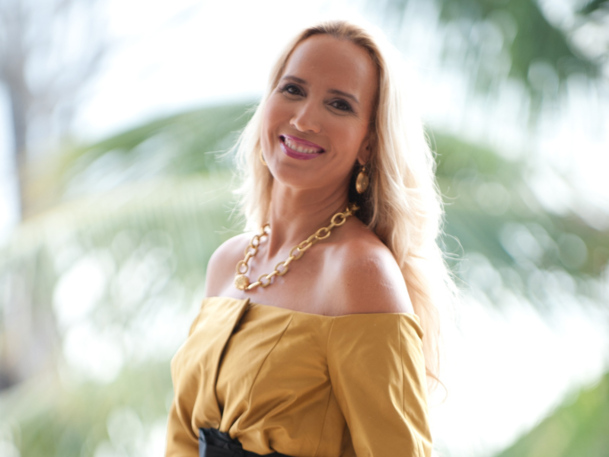 La Martinique se veut beaucoup plus « conquérante », selon Karine Roy-Camille, la Présidente du Comité Martiniquais du tourisme CMT / Crédit : Henri Salomon – Stylisme : Olivier Couturier La Martinique se veut beaucoup plus « conquérante », selon Karine Roy-Camille, la Présidente du Comité Martiniquais du tourisme CMT / Crédit : Henri Salomon – Stylisme : Olivier Couturier