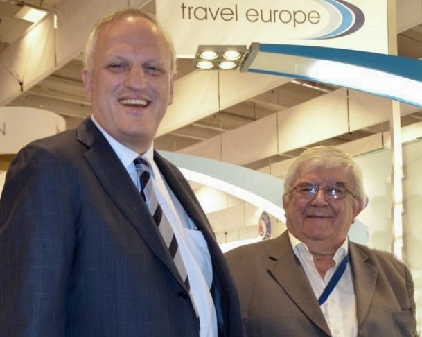 Anton Gschwennter, compte beaucoup, également, sur le récent rachat de Corse Voyages. Sur un plan aérien de 22 000 sièges, Travel Europe en aurait déjà vendu 13 000 et son tout nouveau directeur du Développement, Paul Bronte, un ex-NF/TUI, prévoit de finir l’exercice 2012-13 avec 20 000 pax ./photo Caroline Dherbey Anton Gschwennter, compte beaucoup, également, sur le récent rachat de Corse Voyages. Sur un plan aérien de 22 000 sièges, Travel Europe en aurait déjà vendu 13 000 et son tout nouveau directeur du Développement, Paul Bronte, un ex-NF/TUI, prévoit de finir l’exercice 2012-13 avec 20 000 pax ./photo Caroline Dherbey