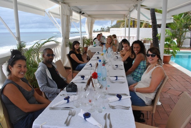 La Force 20 déjeune au beau Rivage, un super restaurant du Boucan Canot - Photo B.F.