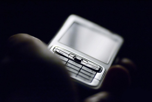Les sites hébergés par Escapades Mobiles sont spécialement destinés à une consultation sur un écran de téléphone portable connecté à Internet - Photo-Libre.fr Les sites hébergés par Escapades Mobiles sont spécialement destinés à une consultation sur un écran de téléphone portable connecté à Internet - Photo-Libre.fr
