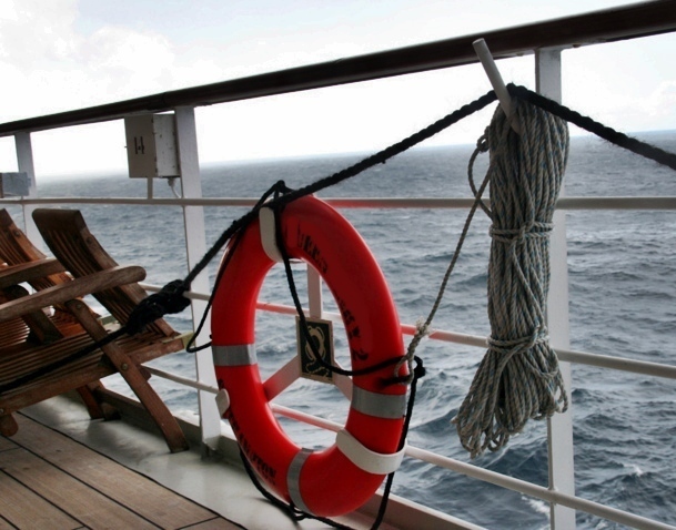 Le modèle de la croisière à prix bradés compensés par les ventes à bord est en train de craquer de toutes parts. A trop baisser les tarifs, on attire logiquement une clientèle aux moyens plus limités, qui ne consomme que très peu sur les navires / Photo DR Le modèle de la croisière à prix bradés compensés par les ventes à bord est en train de craquer de toutes parts. A trop baisser les tarifs, on attire logiquement une clientèle aux moyens plus limités, qui ne consomme que très peu sur les navires / Photo DR