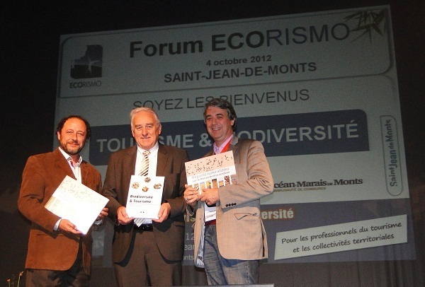 De gauche à droite : Philippe FRANCOIS, Président Ecorismo, André RICOLLEAU, Maire de Saint-Jean-de-Monts et président de la communauté de communes Océan-Marais de Monts et Christian VICENTY, Ministère de l'artisanat, du commerce et du tourisme, DGCIS - Photo DR