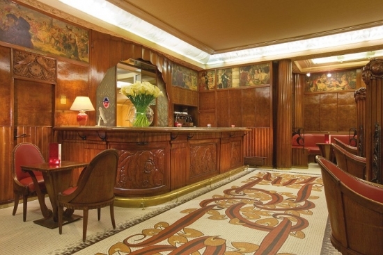 Le bar de l'hôtel Provinces Opéra, l'une des deux adresses parisiennes de Vacances Bleues, tout juste rénovée. DR