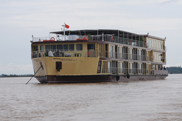 Le Mekong Prestige dans sa croisière inaugurale du 3 octobre 2012 - DR : Jacques Denardaud