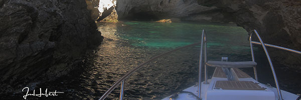 © JMHubert / Sous les Falaises de Bonifacio © JMHubert / Sous les Falaises de Bonifacio