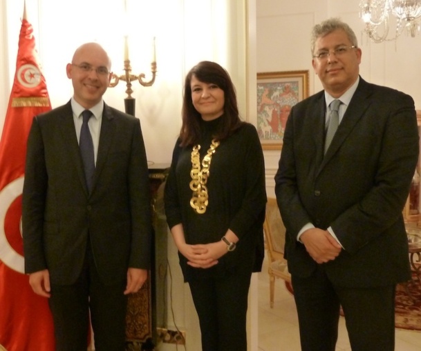 Son Excellence  Adel Fekih, Ambassadeur de Tunisie en France, Amel Hachani et Neji Ben Othman (à droite). / photo MS