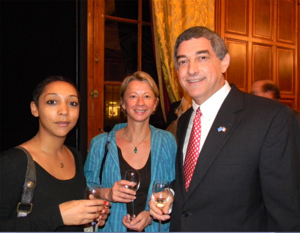 De gauche à droite :  Caroline Naret de Voyageurs du monde et Isabelle Weber de Comptoir des États-Unis, en compagnie de Jay Dardenne / Photo DR