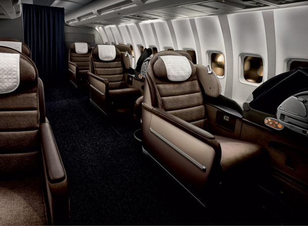 Les clients Biz Bed ont désormais accès au service "sleeper" de British Airways à Newark qui permet de dîner dans le lounge et de dormir tout de suite dans l'avion - Cabine Biz Bed - vue de côté DR