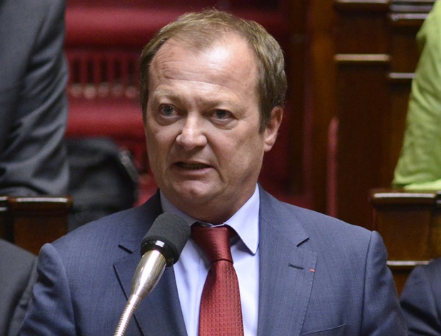 Stéphane Peu souhaite connaître les dispositions que le ministère entend prendre pour défendre les intérêts des salariés, en particulier en s’assurant que les 100 millions affectés par le groupe à TUI France ne soient pas affectés au financement de la délocalisation de l’emploi vers la Belgique et le Maroc mais à sa pérennisation - DR : Stephanepeu.fr