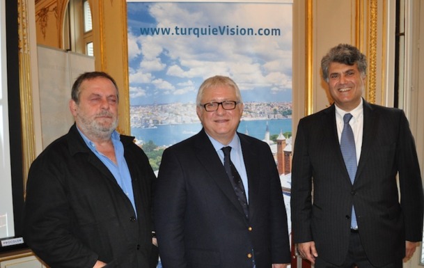 Rasim Guvendi, le gérant Turquie Vision en France,  Fikret Atalay, le président de Koptur et Berge Ulas, le vice-président. DR