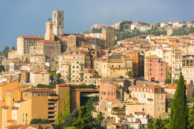 J. Viaud : "Notre territoire a tout pour être un territoire d’avenir durable. Pour cela, nous devons travailler ensemble, acteurs publics-privés, soutenir ensemble nos commerces, nos acteurs touristiques locaux, nos artisans, nos artistes" - DR : DepositPhotos, fyletto