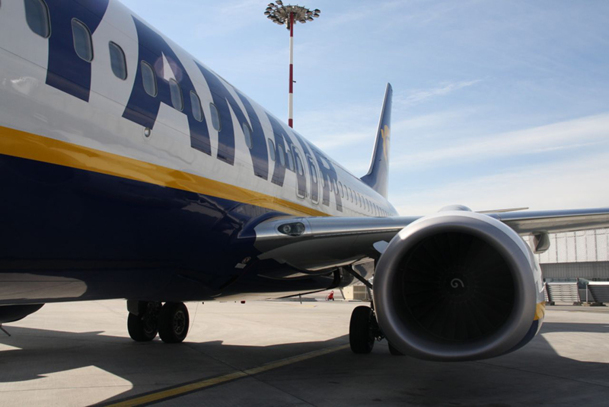 Il y a peu de temps, trois pilotes de Ryanair ont dû atterrir en urgence, à quelques minutes d'écart, alors que leurs avions approchaient des niveaux de carburant minimums requis. Une situation qui n'a rien d’anormal... - DR : JDL Il y a peu de temps, trois pilotes de Ryanair ont dû atterrir en urgence, à quelques minutes d'écart, alors que leurs avions approchaient des niveaux de carburant minimums requis. Une situation qui n'a rien d’anormal... - DR : JDL