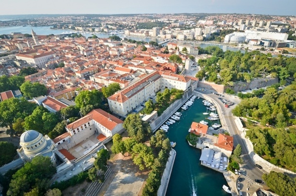 Grâce à de nouveaux vols directs, la fréquentation des Français a progressé de 35% dans la ville de Zadar. DR