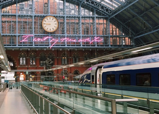 Les voyageurs des classes Standard Premier et Business Premier peuvent retrouver l’offre de repas servis directement à leur siège - DR : Facebook Eurostar