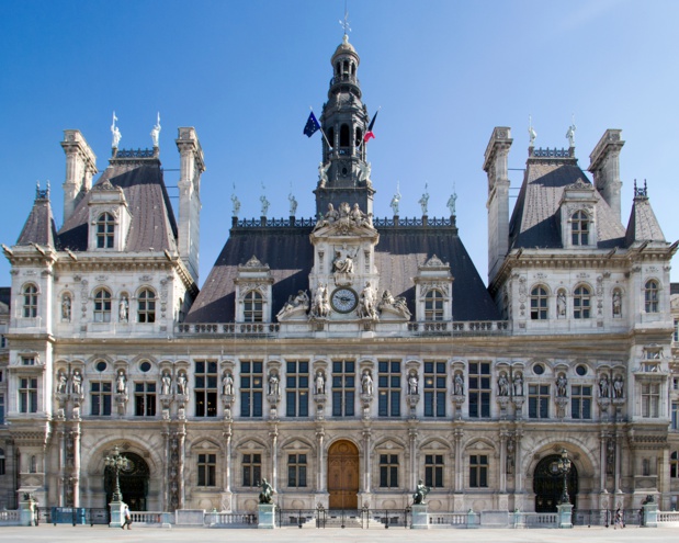 l'Hôtel de Ville ouvre ses portes aux curieux et propose aux visiteurs de découvrir le bureau de la Maire, la salle des fêtes et les salons ainsi que la salle du Conseil de Paris. /crédit DepositPhoto