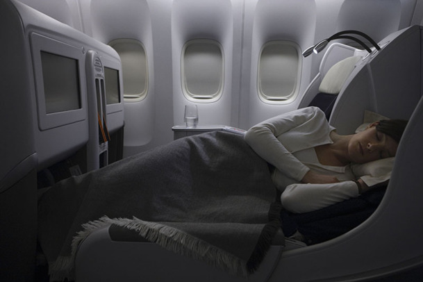 En classe affaires : Air France 5 621€, British Airways 3 712€ et United Airlines en business/first 3 900€. La question pour le client reste : comment justifier ces écarts de tarifs ? - DR : AF - Ronan Guillou En classe affaires : Air France 5 621€, British Airways 3 712€ et United Airlines en business/first 3 900€. La question pour le client reste : comment justifier ces écarts de tarifs ? - DR : AF - Ronan Guillou
