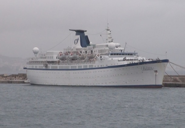 Si la situation des marins du Princess Danae, actuellement immobilisé à Marseille, est maintenant réglée, ce n'est pas le cas pur les clients de NDS Voyages qui n'ont pas pu partir en croisière - Photo A.B. Si la situation des marins du Princess Danae, actuellement immobilisé à Marseille, est maintenant réglée, ce n'est pas le cas pur les clients de NDS Voyages qui n'ont pas pu partir en croisière - Photo A.B.
