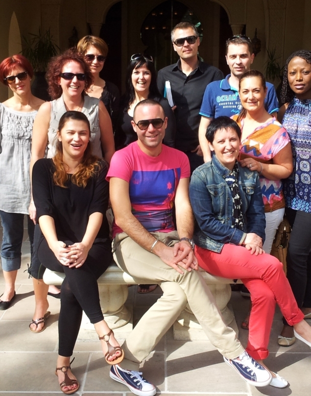 Léocadie Baka, représentante du Dubai-DTCM et Benoît Gandon, représentant de Beachcomber Tours avec les 8 participants de l’éductour,dans les bureaux du DTCM à Dubai. - DR Léocadie Baka, représentante du Dubai-DTCM et Benoît Gandon, représentant de Beachcomber Tours avec les 8 participants de l’éductour,dans les bureaux du DTCM à Dubai. - DR