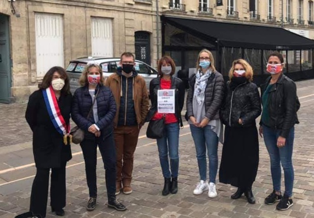 Nathalie Goulet, sénatrice UDI de l'Orne, aux côtés des membres du collectif - DR : L.B.