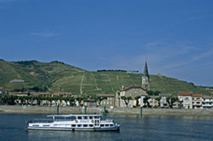 Croisière sur le Rhône, au niveau de Tain l'Hermitage (26), © E. Maulave Croisière sur le Rhône, au niveau de Tain l'Hermitage (26), © E. Maulave
