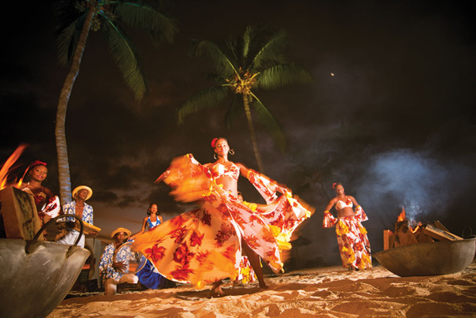 Mauricienne dansant le Sega © Duan Tiejun