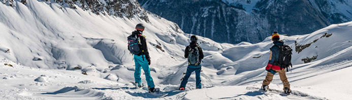 L’équipe en reconnaissance pour un séjour snowboard freeride à Chamonix / DR WePeaks L’équipe en reconnaissance pour un séjour snowboard freeride à Chamonix / DR WePeaks