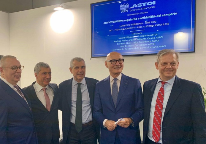 Frédéric Naar (1er en partant de la droite) et le comité de l'Astoi, l'équivalent du Seto en Italie - Crédit photo : Astoi
