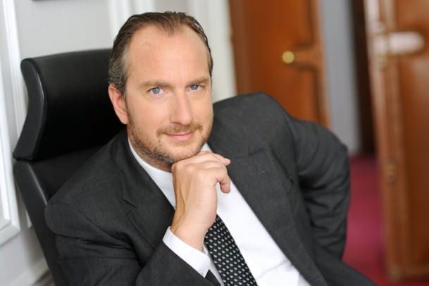 Fréderic Savoyen, le créateur de My Travel Chic, surfe sur la vague des ventes privées et va doubler les effectifs de son site My Travel Chic. DR Fréderic Savoyen, le créateur de My Travel Chic, surfe sur la vague des ventes privées et va doubler les effectifs de son site My Travel Chic. DR