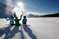 Jeux de neige aux Carroz d'Arâches © M Dalmasso-Auvergne-Rhône-Alpes-Tourisme