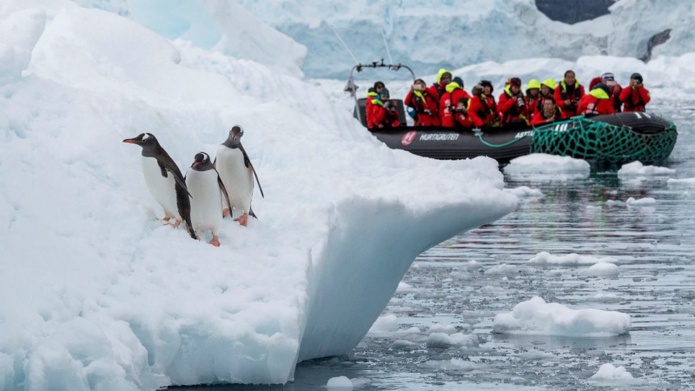 Hurtigruten propose des croisières en Antarctique, d’une durée de 12 à 23 jours, à bord du MS Fram et des deux nouveaux navires d'expédition plus écologiques à propulsion hybride : le MS Roald Amundsen et le MS Fridtjof Nansen - DR : Hurtigruten