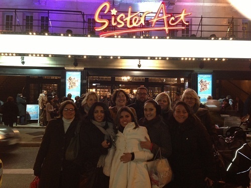 10 agents de voyages ont été tirés au sort pour assister à une représentation de la comédie musicale Sister Act au théâtre Mogador - Photo DR 10 agents de voyages ont été tirés au sort pour assister à une représentation de la comédie musicale Sister Act au théâtre Mogador - Photo DR