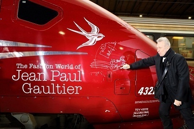 Jean-Paul Gaultier a lui-même dédicacé la rame Thalys qui lui est dédiée - Photo PMaurein