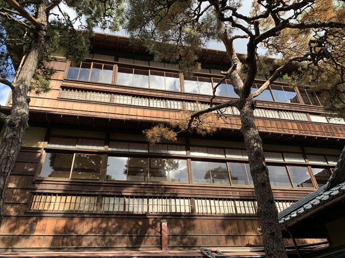 Maison en bois dans le Flower District de Niigata / © Marie Borgers Maison en bois dans le Flower District de Niigata / © Marie Borgers