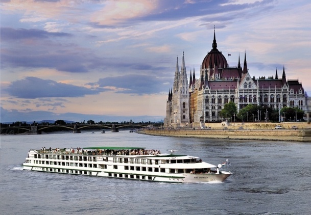 Le MS Vivaldi de CroisiEurope qui navigue sur le Danube - Photo CroisiEurope Le MS Vivaldi de CroisiEurope qui navigue sur le Danube - Photo CroisiEurope