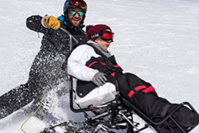 Pralognan-la-Vanoise (73) : activité hiver handicap © PY. Duval/Auvergne-Rhône-Alpes Tourisme