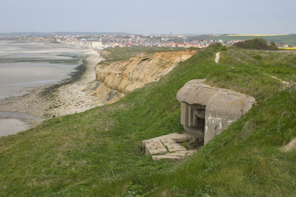 Restes du mur de l'Atlantique au fort de la crèche à Wimereux - Photo Pir6mon Wikipedia Restes du mur de l'Atlantique au fort de la crèche à Wimereux - Photo Pir6mon Wikipedia