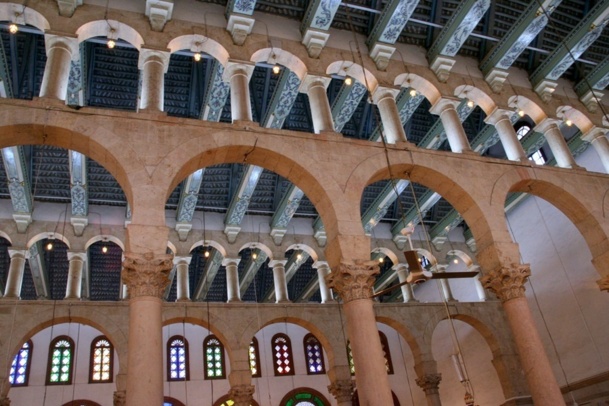 La somptueuse Grande Mosquée de Damas. édifiée dans la vieille ville romaine de Damas devenue capitale de l'empire omeyyade. Elle se situe à l'emplacement de l'ancienne église Saint Jean le Baptiste (IVe siècle), qui elle-même avait été construite sur un ancien téménos romain dédié à Jupiter. (source Wikipedia) /photo JDL