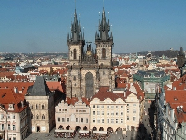 La place de la vieille ville, site touristique incontournable de la ville de Prague - Photo DR