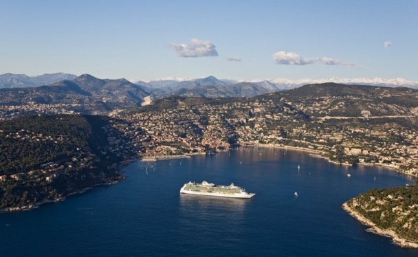 Le port de Villefranche-sur-Mer sur la Côte d'Azur - Photo Marc Paris