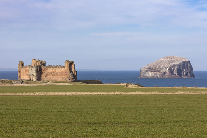 Tantallon Castle and Bass Rock - DR VisitScotland - Kenny Lam Tantallon Castle and Bass Rock - DR VisitScotland - Kenny Lam