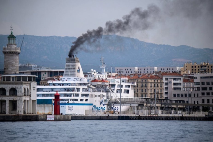 En août 2019 dans le port de Marseille. Le stationnement des bateaux de croisière intensifie la pollution de l’air. Christophe Simon/AFP En août 2019 dans le port de Marseille. Le stationnement des bateaux de croisière intensifie la pollution de l’air. Christophe Simon/AFP