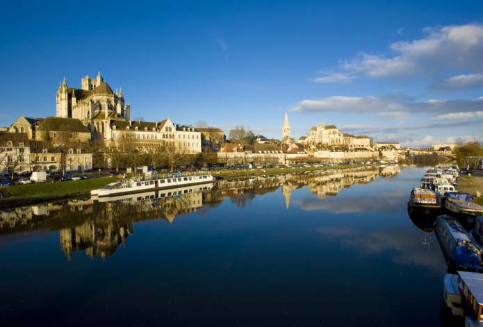 Un jolie vue de la ville d'Auxerre /crédit DEpositPhoto