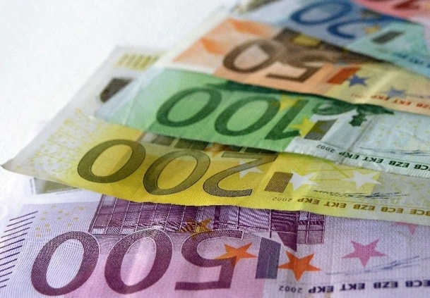 La case de l'Oncle Dom : t'as pas 8 millions d'euros pour 