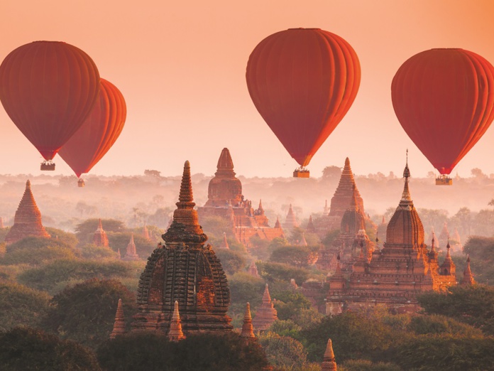 Parmi les options proposées par TMR pour ce 46 tour du monde, le survol en montgolfière de la plaine aux 2 500 temples de Bagan (Birmanie) - DR : TMR Parmi les options proposées par TMR pour ce 46 tour du monde, le survol en montgolfière de la plaine aux 2 500 temples de Bagan (Birmanie) - DR : TMR