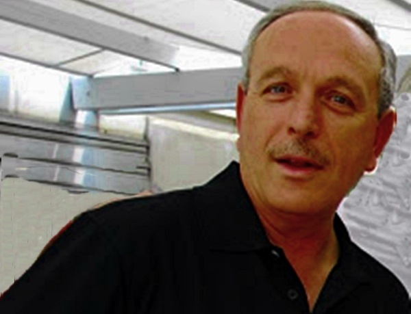 Directeur général et fondateur du voyagiste racheté par Transat, Sam Zribi quitte l'entreprise mais Patrice Caradec promet de maintenir la structure si la Tunisie repart avec une large progression, sinon Amplitravel deviendrait une marque blanche et l'équipe rejoindrait Look Voyages... Directeur général et fondateur du voyagiste racheté par Transat, Sam Zribi quitte l'entreprise mais Patrice Caradec promet de maintenir la structure si la Tunisie repart avec une large progression, sinon Amplitravel deviendrait une marque blanche et l'équipe rejoindrait Look Voyages...