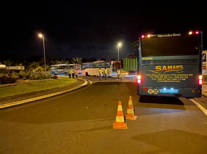 Après deux jours de blocages un protocole d'accord a été signé entre les différentes parties - Compte Twitter @migmc972 Après deux jours de blocages un protocole d'accord a été signé entre les différentes parties - Compte Twitter @migmc972