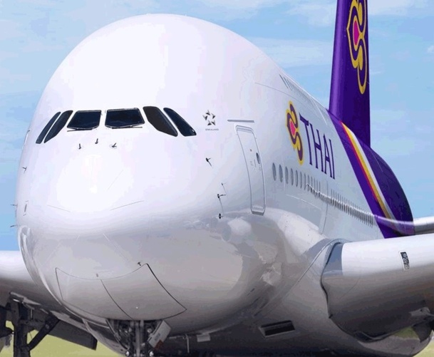 Depuis le 31 mars, c'est donc un A380 à la configuration classique First/Business/Eco qui a pris le relais, rajoutant ainsi 17% de capacité avec un seul vol quotidien.  - Photo Thai