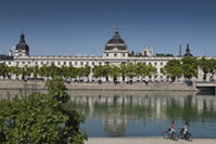 Les berges du Rhône, face au Grand Hôtel-Dieu © A. Stenger/Auvergne-Rhône-Alpes Tourisme