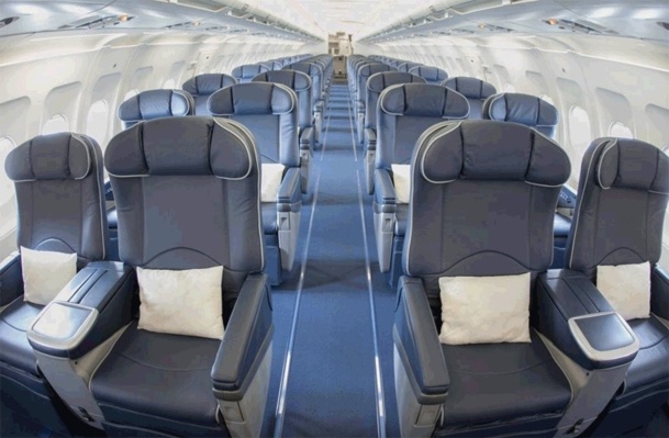 Cet appareil d'Avion Express a la particularité de pouvoir changer de configuration : 138 sièges en version éco pour le charter ou les missions d'ACMI, ou 56 fauteuils Business pour les opérations plus haut de gamme. - DR Cet appareil d'Avion Express a la particularité de pouvoir changer de configuration : 138 sièges en version éco pour le charter ou les missions d'ACMI, ou 56 fauteuils Business pour les opérations plus haut de gamme. - DR